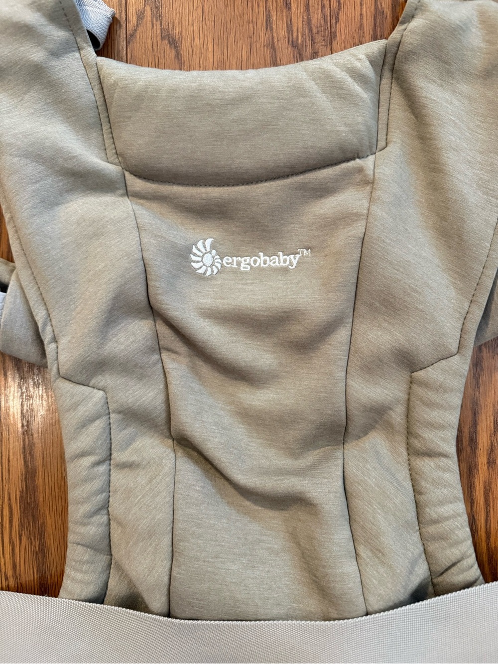 Ergobaby Embrace in Olive/Taupe